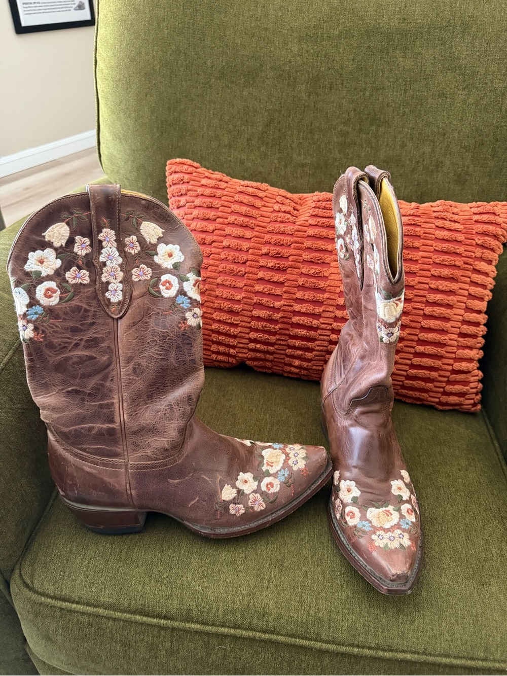 Shyanne Women's Maisie Floral Embroidered Western Leather Boots - Snip Toe